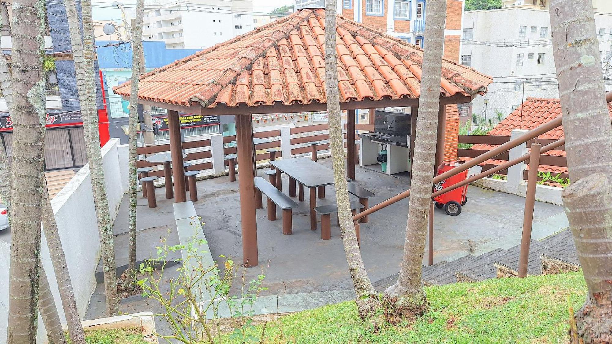Apartment Lindo No Centro Com Varanda Serra Negra (Sao Paulo)
